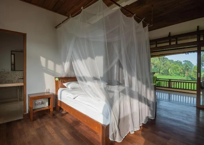 Lesong And Restaurant Hotel Munduk