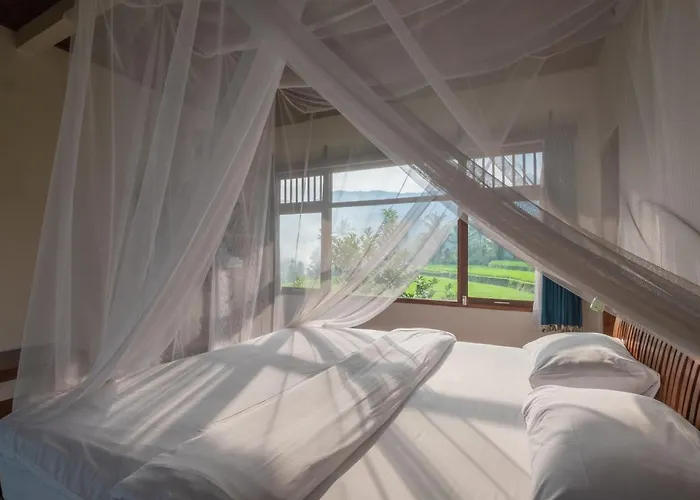 Lesong And Restaurant Hotel Munduk