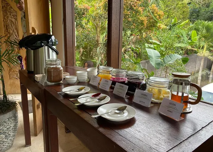 Lesong And Restaurant Hotel Munduk