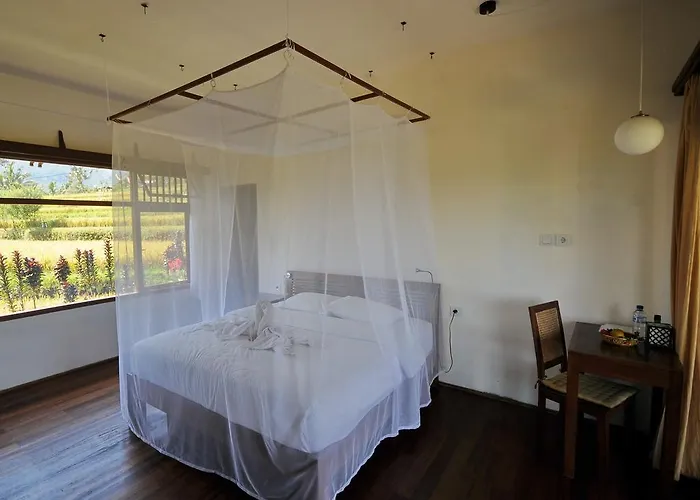 Lesong And Restaurant Hotel Munduk