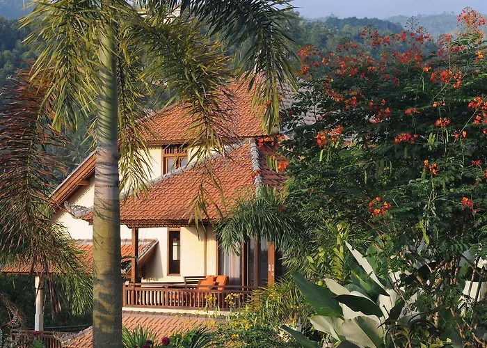 Lesong And Restaurant Munduk