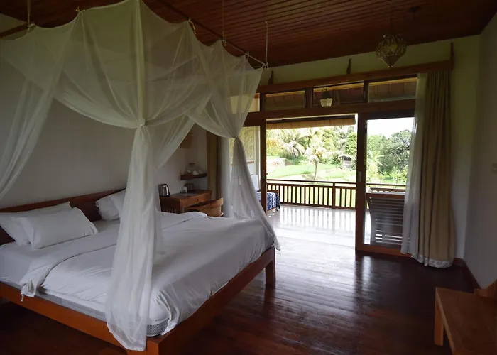 Hotel Lesong And Restaurant Munduk