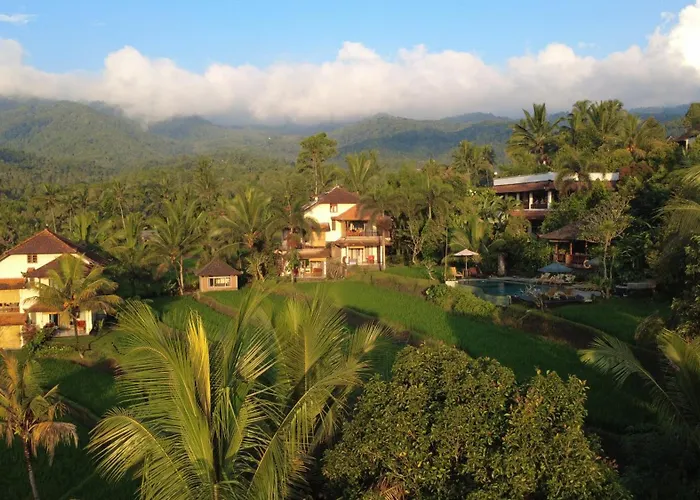 Lesong And Restaurant Munduk