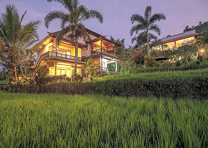 Lesong And Restaurant Munduk