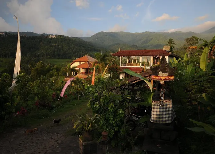 Hotel Lesong And Restaurant Munduk